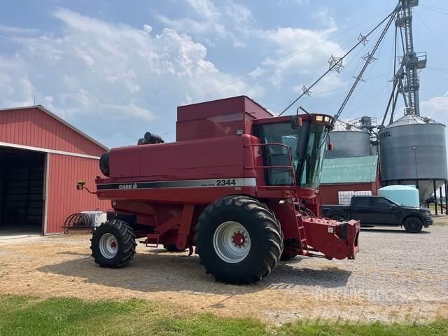 Case IH 2344 Зернозбиральні комбайни