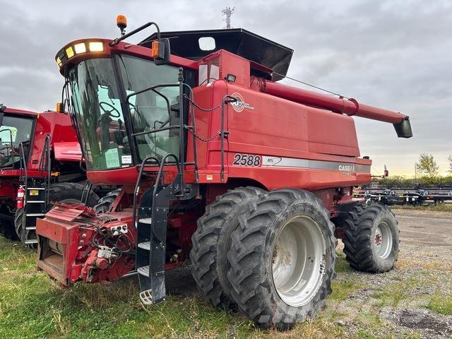 Case IH 2588 Зернозбиральні комбайни