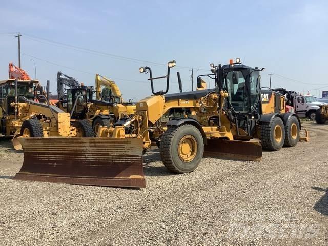 CAT 140M AWD Грейдери