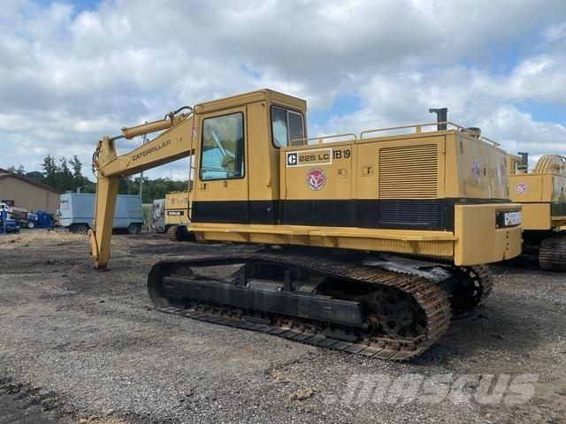 CAT 225 LC Гусеничні екскаватори