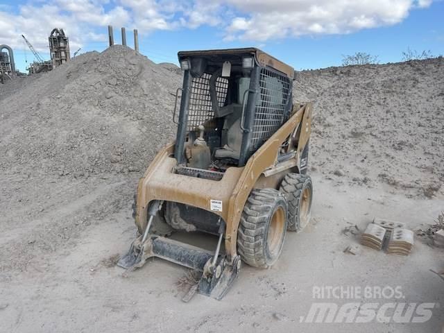 CAT 226B Міні-навантажувачі