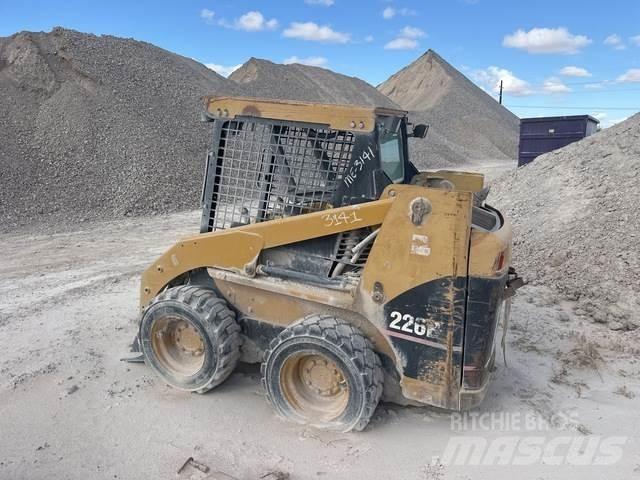CAT 226B Міні-навантажувачі