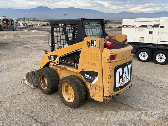 CAT 226B Міні-навантажувачі