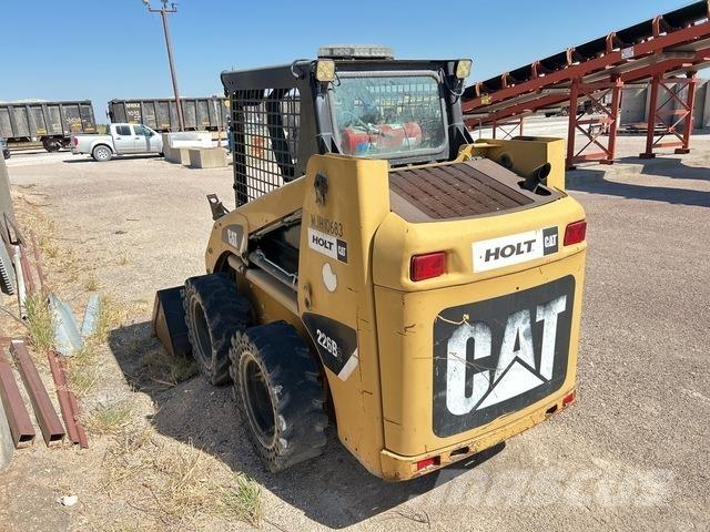 CAT 226B2 Міні-навантажувачі