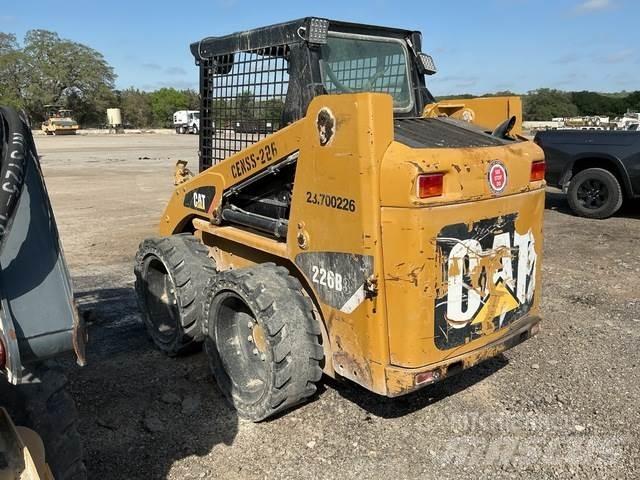 CAT 226B3 Міні-навантажувачі