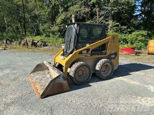 CAT 226B3 Міні-навантажувачі