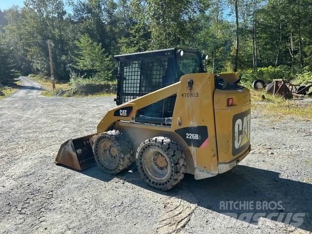CAT 226B3 Міні-навантажувачі