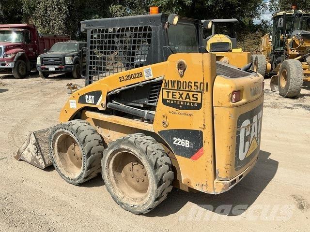 CAT 226B3 Міні-навантажувачі