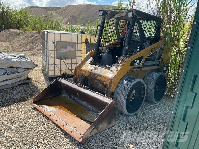 CAT 226B3 Міні-навантажувачі