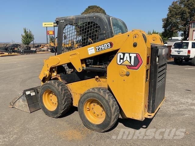 CAT 226D3 Міні-навантажувачі