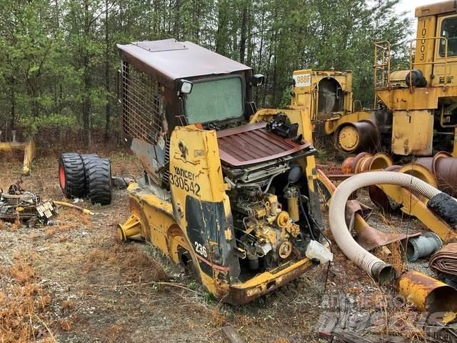 CAT 236 Міні-навантажувачі