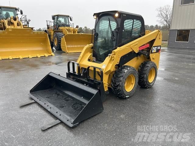 CAT 236D Міні-навантажувачі
