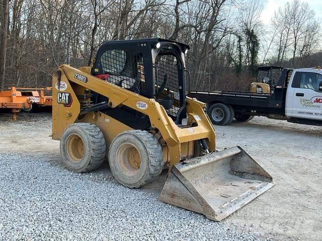 CAT 236D3 Міні-навантажувачі