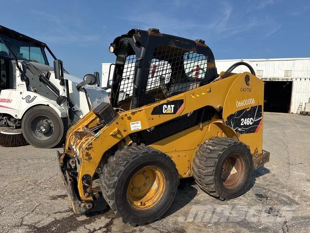 CAT 246C Міні-навантажувачі
