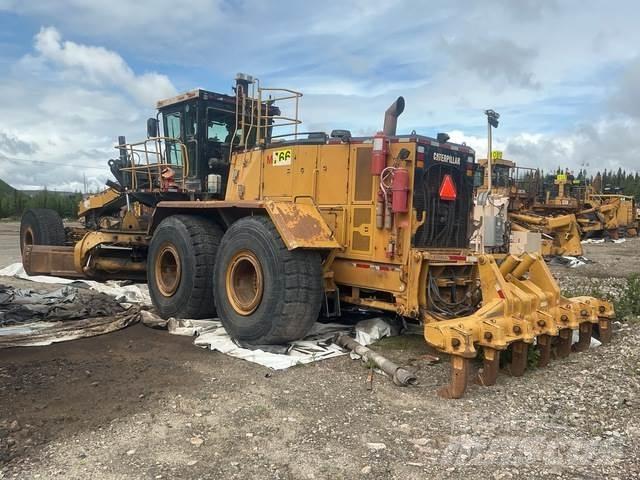 CAT 24M Грейдери