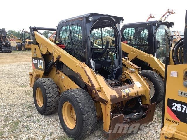 CAT 262D Міні-навантажувачі
