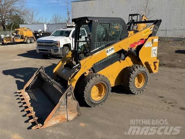 CAT 272D2 Міні-навантажувачі
