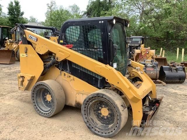 CAT 272D3 Міні-навантажувачі