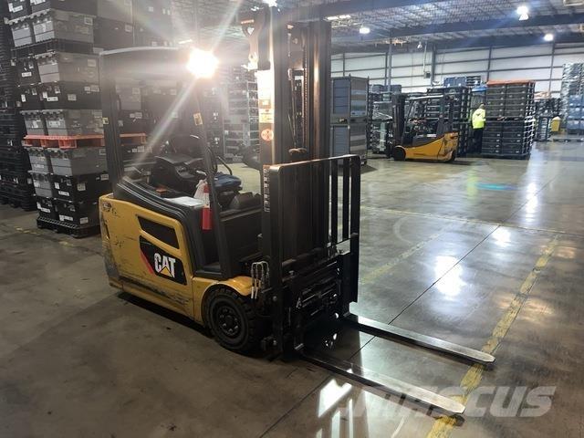 CAT 2ET3000 Електронавантажувачі