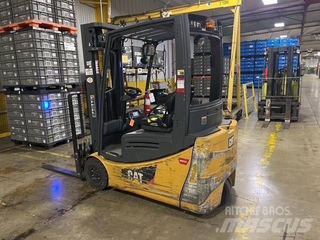 CAT 2ET3000 Електронавантажувачі