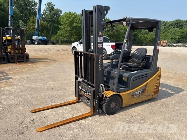 CAT 2ET3000 Електронавантажувачі