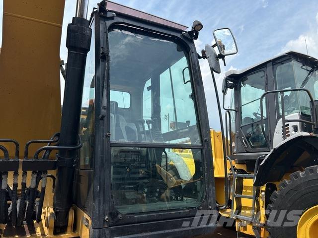 CAT 320E-2 Гусеничні екскаватори