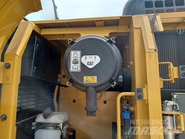 CAT 323D3 Гусеничні екскаватори