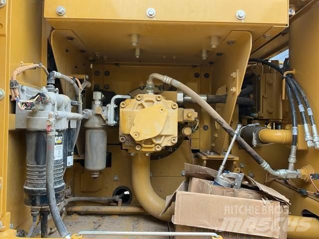 CAT 323GX Гусеничні екскаватори
