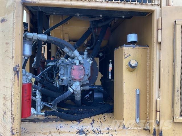 CAT 325FLCR Гусеничні екскаватори