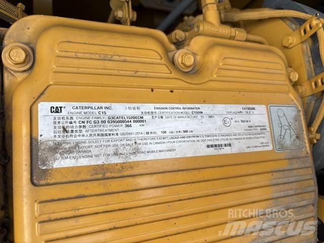 CAT 374 Гусеничні екскаватори