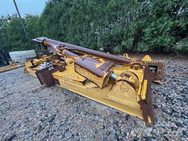 CAT 385-5581 Леміші