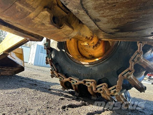 CAT 525C Трельовочні трактора