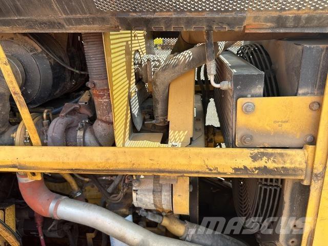 CAT 525C Трельовочні трактора