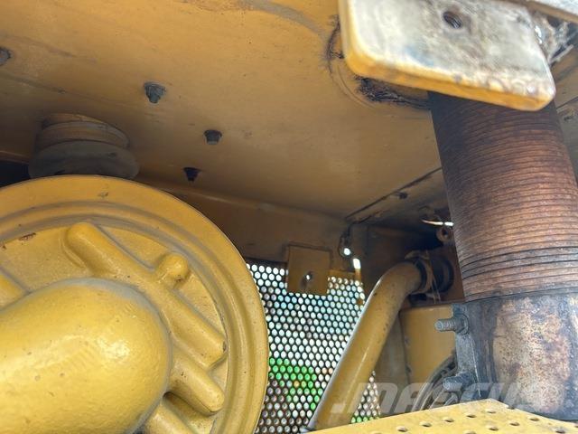 CAT 527 Гусеничні бульдозери