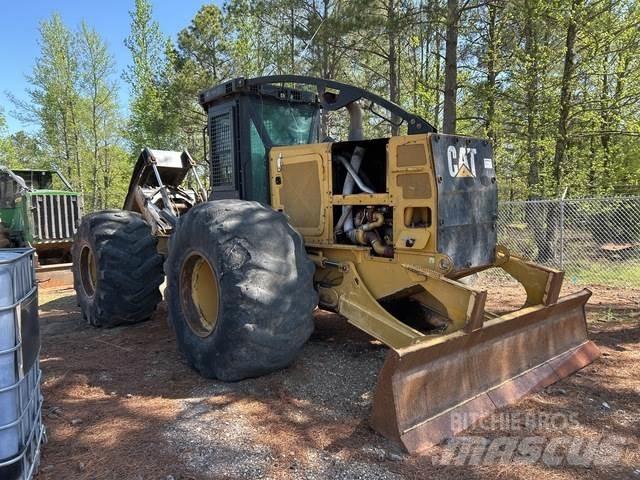 CAT 535D Трельовочні трактора