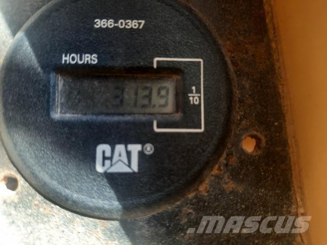CAT 572G Трубоукладачі