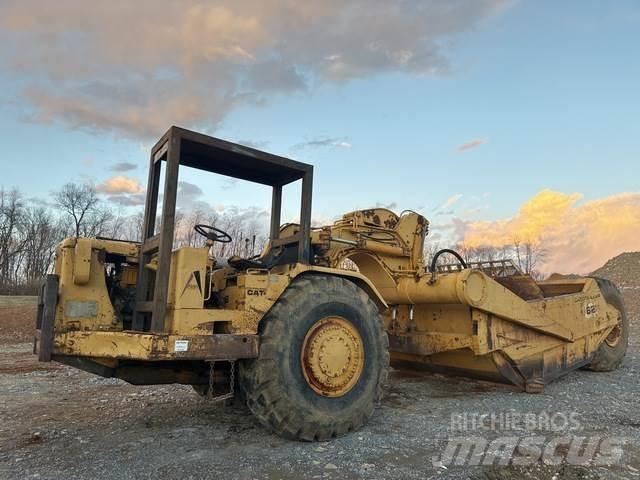 CAT 621 Скрепери
