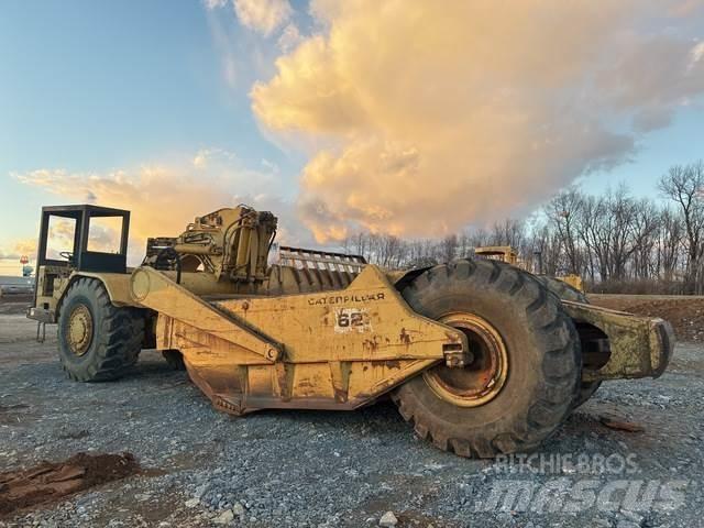 CAT 621 Скрепери