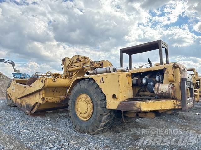 CAT 621 Скрепери