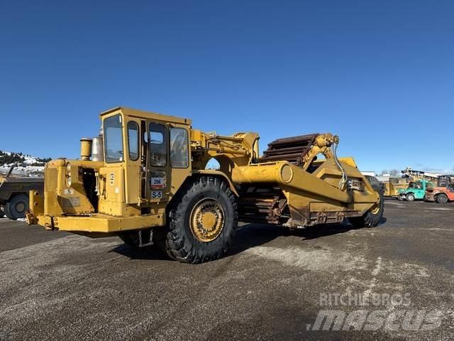 CAT 621 Скрепери