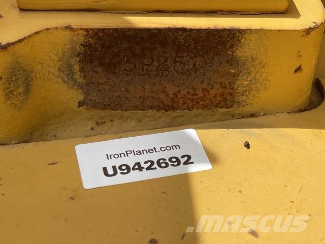 CAT 621B Скрепери