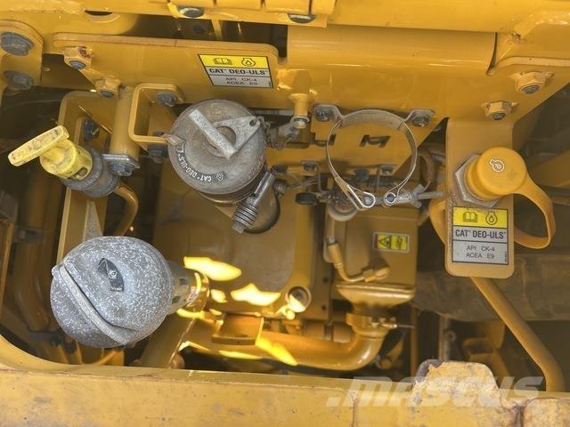 CAT 623k Скрепери