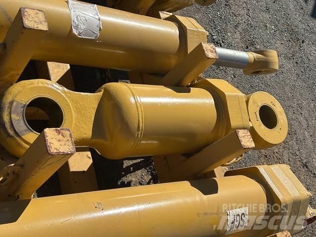 CAT 657E Транспорт - Інші
