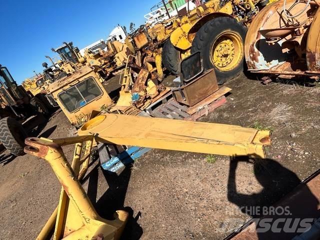 CAT 657E Транспорт - Інші