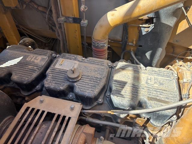 CAT 657G Скрепери