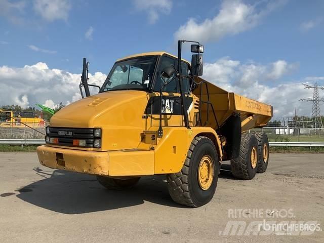 CAT 725 Зчленовані самоскиди