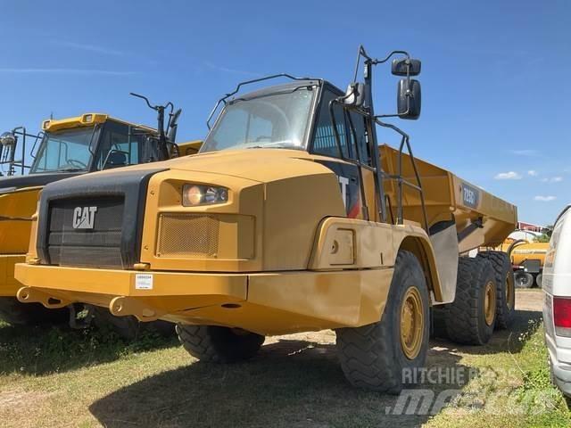 CAT 725C2 Зчленовані самоскиди