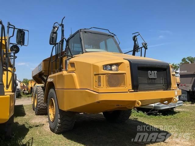CAT 725C2 Зчленовані самоскиди