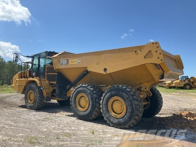 CAT 730 Зчленовані самоскиди