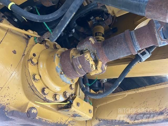 CAT 730 Поливальні машини